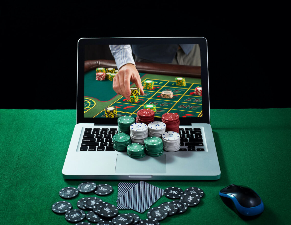 What Is a Live Casino (And Why Should I Try One?)