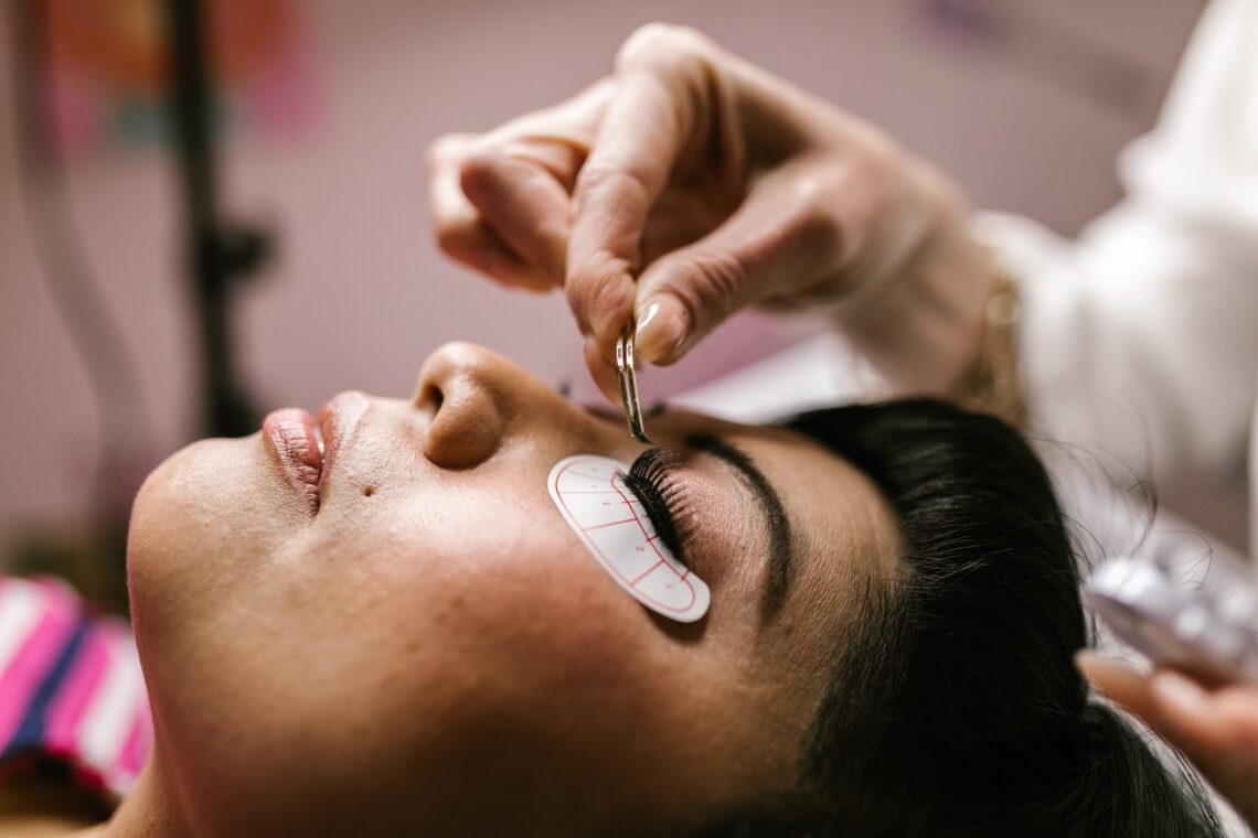 Lash Courses Near Me - How to Choose the Right One for Your Career